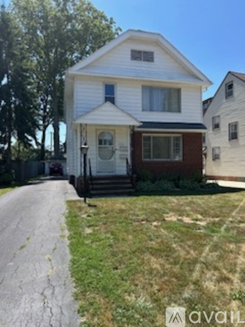 14727 Fernway Avenue 2 Beds Apartment for Rent