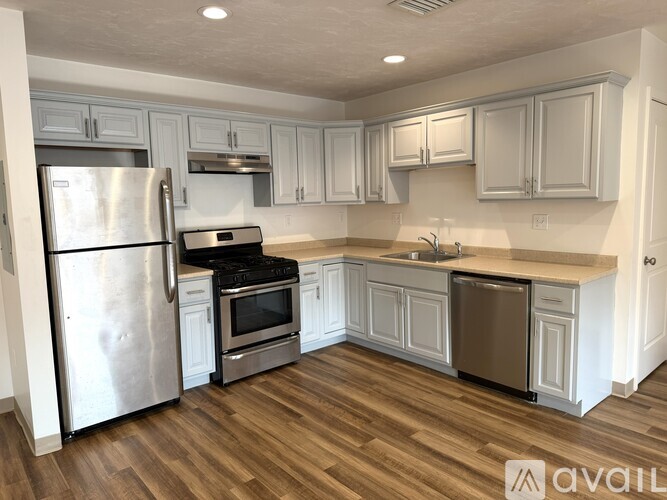 329 East St 1 Apartment for Rent - Photo gallery 2