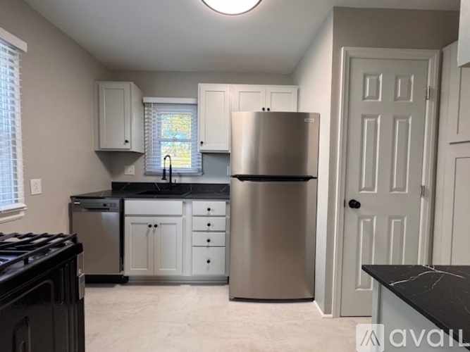107 Euclid Ave 2 Beds Single Family Home for Rent - Photo gallery 5