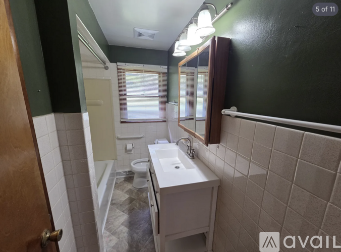 219 Sunset Drive 2 Beds Single Family Home for Rent - Photo gallery 3