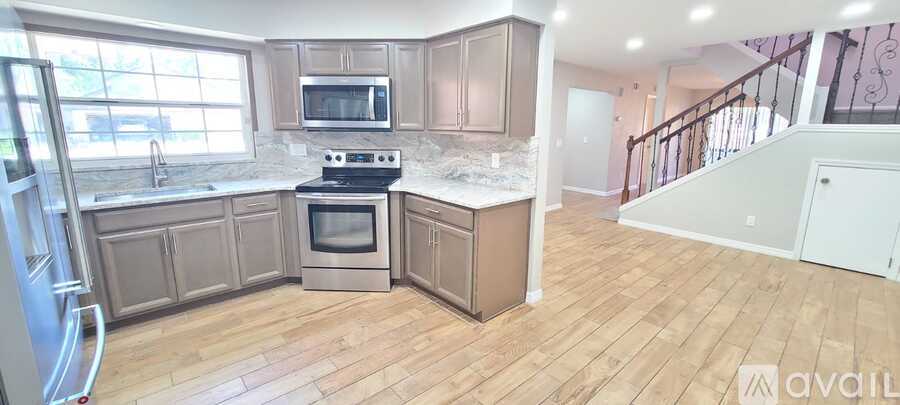 816 Brimfield Ct 3 Beds Single Family Home for Rent - Photo gallery 2