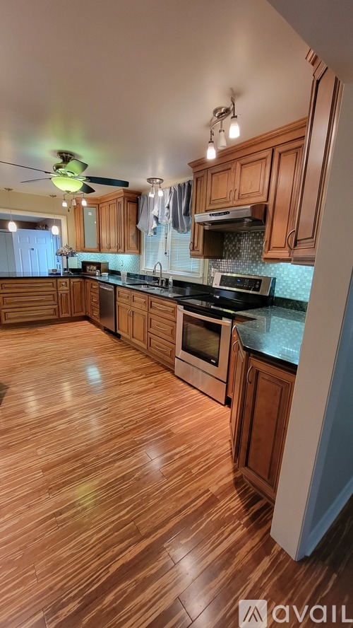 2705 Main St 3 Beds Apartment for Rent - Photo gallery 4