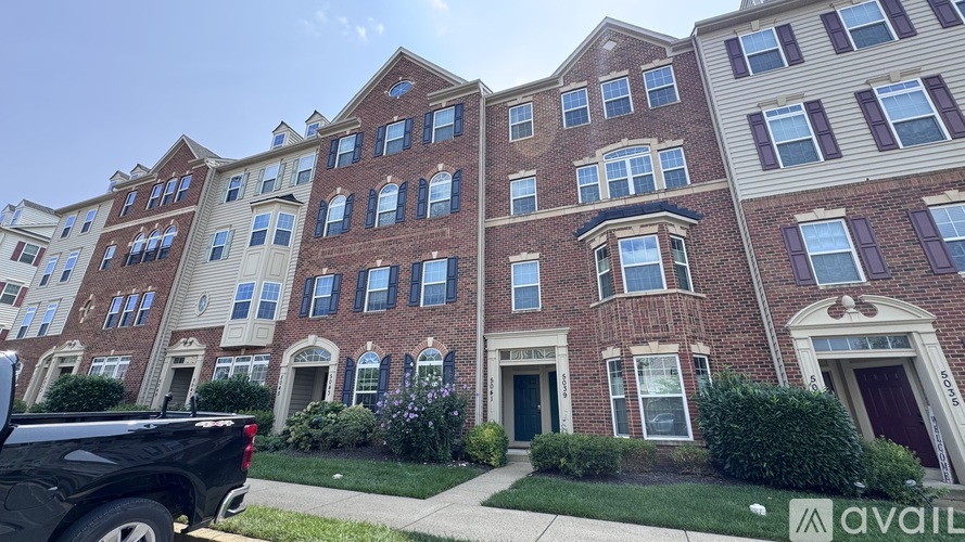 Small Gains Way 3 Beds Townhouse for Rent - Photo gallery 1