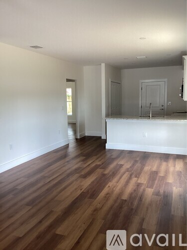 907 E 26th Ave 3 Beds Single Family Home for Rent - Photo gallery 4