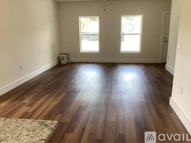 907 E 26th Ave 3 Beds Single Family Home for Rent - Photo gallery 5