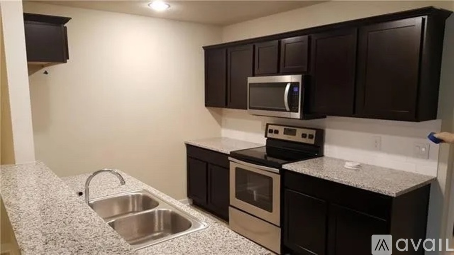608 & 610 North 6th Street 3 Beds Single Family Home for Rent - Photo gallery 1