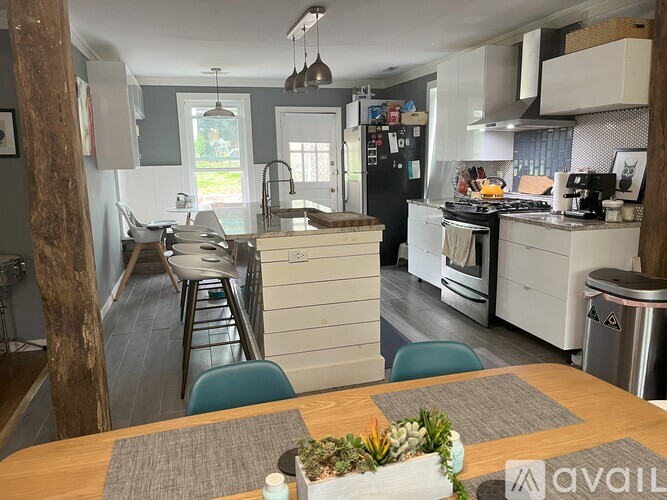 214 Shamrock Road 3 Beds Single Family Home for Rent - Photo gallery 3