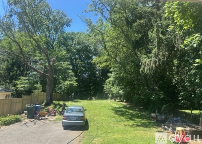 1566 Whitney Avenue 5 Beds Single Family Home for Rent - Photo gallery 3