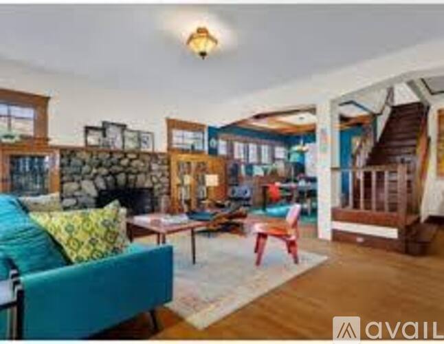1566 Whitney Avenue 5 Beds Single Family Home for Rent - Photo gallery 5
