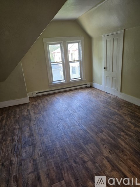 26 John St 3 Beds Apartment for Rent