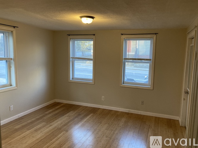 20 Main St 2 Beds Apartment for Rent - Photo gallery 5