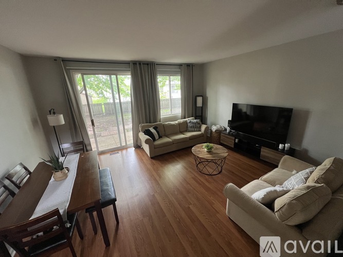 2128 Fulham Drive 2 Beds Townhouse for Rent - Photo gallery 3