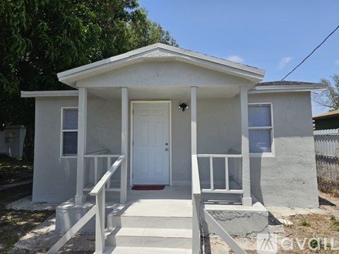 1915 NW 82Nd St 2 Beds Apartment for Rent