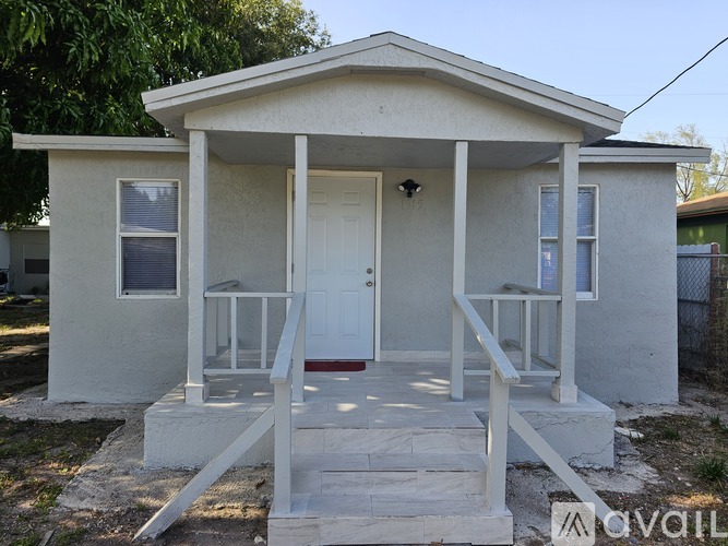 1915 NW 82nd St 2 Beds Single Family Home for Rent - Photo gallery 2