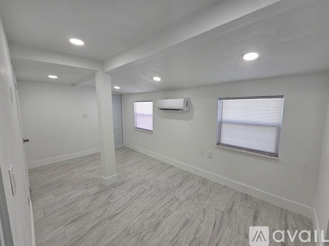 1915 NW 82nd St 2 Beds Single Family Home for Rent - Photo gallery 4