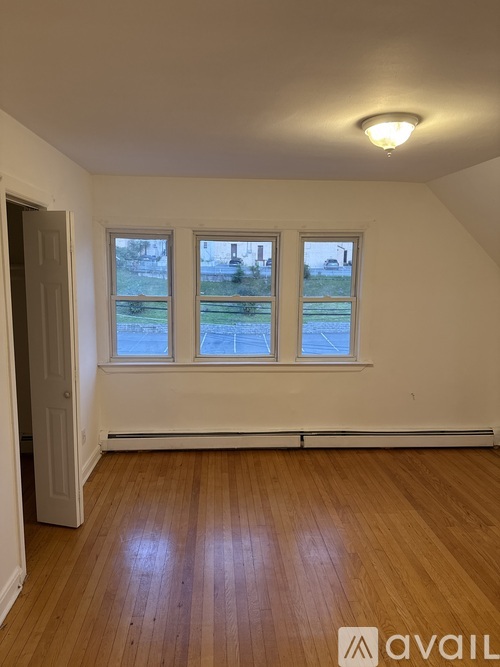25 Glen St 2 Beds Apartment for Rent - Photo gallery 1