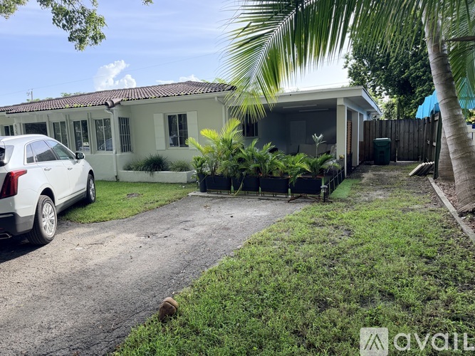 8240 Southwest 62nd Court 4 Beds Single Family Home for Rent - Photo gallery 1