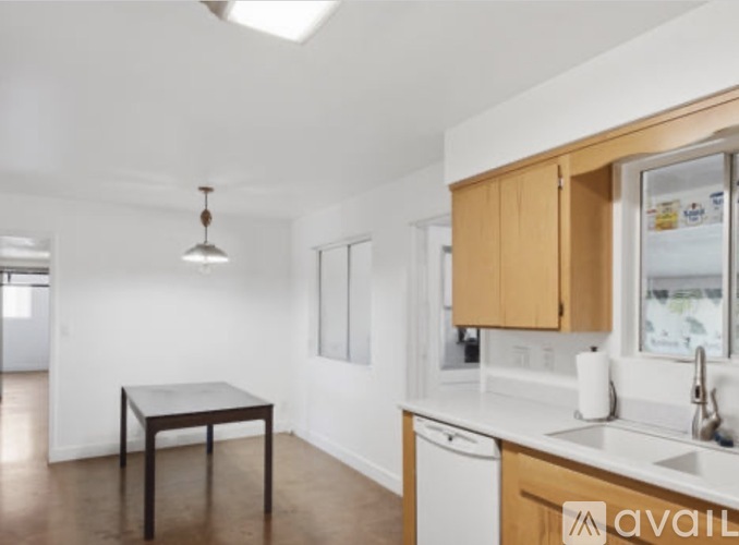 817 W Romo Jones St 5 Beds Single Family Home for Rent - Photo gallery 1