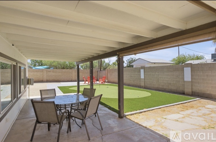 817 W Romo Jones St 5 Beds Single Family Home for Rent - Photo gallery 2