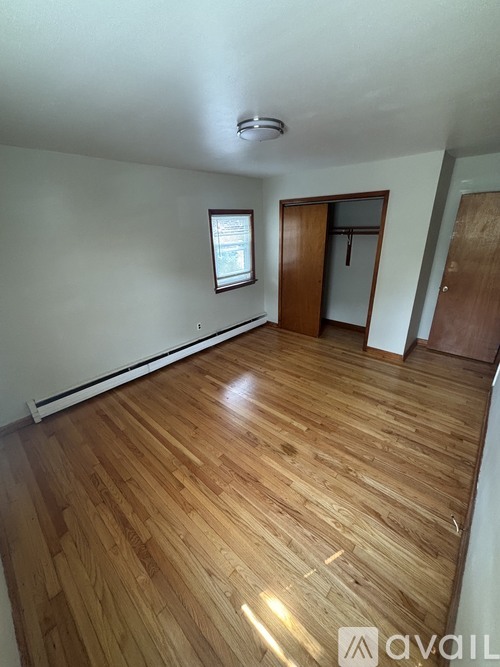 613 Jackson Avenue 2 Beds Apartment for Rent - Photo gallery 1