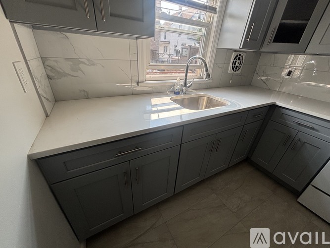 613 Jackson Avenue 2 Beds Apartment for Rent - Photo gallery 3