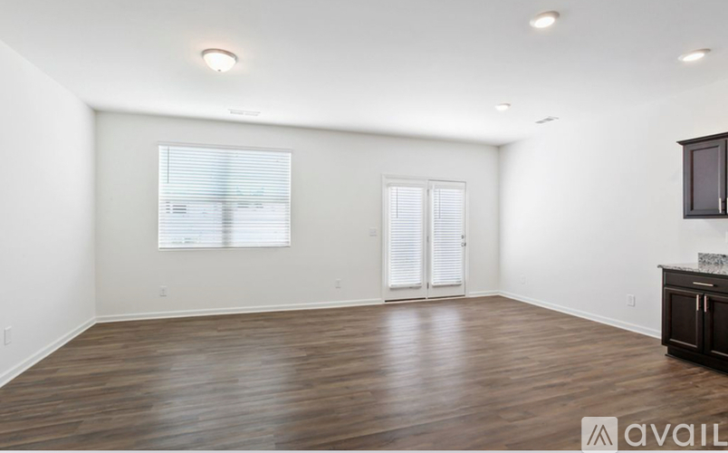 235 Grand Central Way Studio Townhouse for Rent - Photo gallery 2
