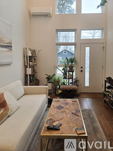 3858 22nd Avenue Southwest 2 Beds Single Family Home for Rent - Photo gallery 2