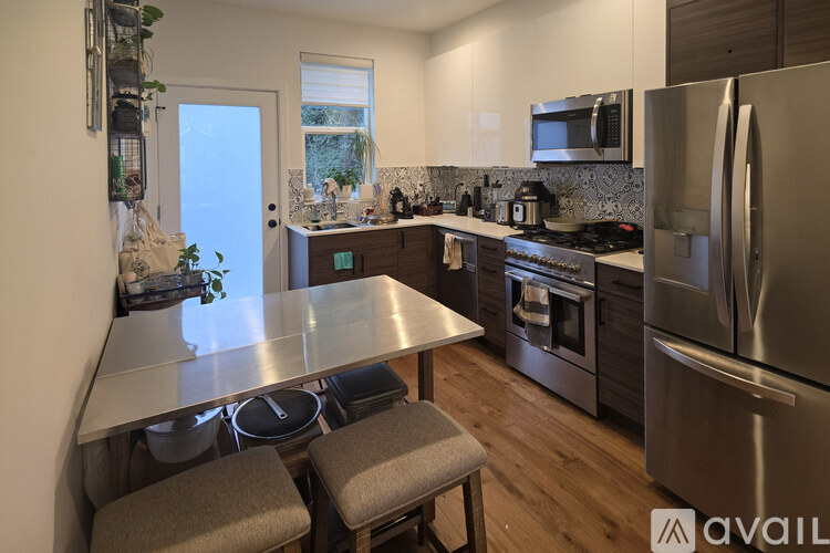 3858 22nd Avenue Southwest 2 Beds Single Family Home for Rent - Photo gallery 5
