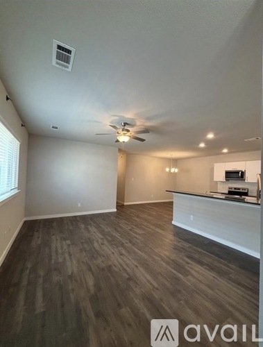 628 Blackland Dr 4 Beds Townhouse for Rent - Photo gallery 3