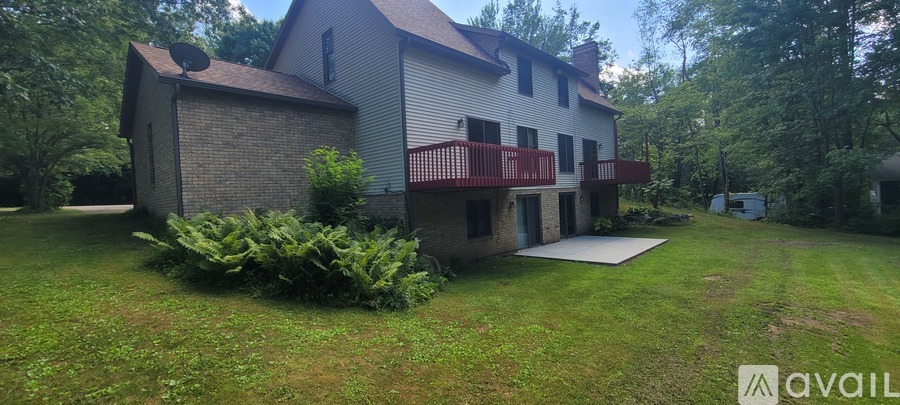 81 Mount Pleasant Road 3 Beds Single Family Home for Rent - Photo gallery 3