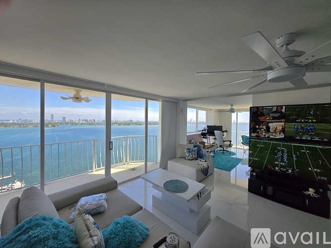 7601 East Treasure Drive 2 Beds Apartment for Rent - Photo gallery 1