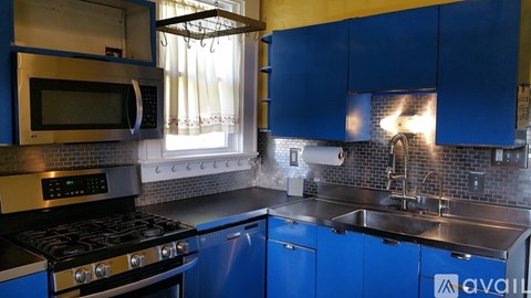 212 Lehigh Avenue 2 Beds Apartment for Rent