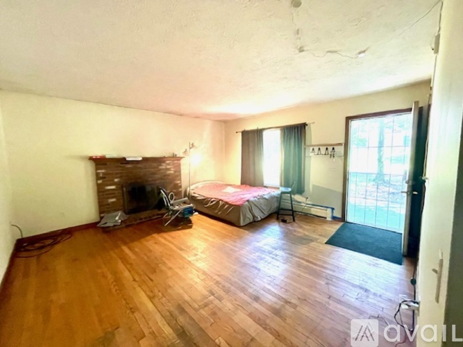 10 Raymond Drive 3 Beds Single Family Home for Rent - Photo gallery 4