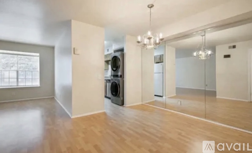 7834 Broadway 2 Beds Condo for Rent - Photo gallery 2