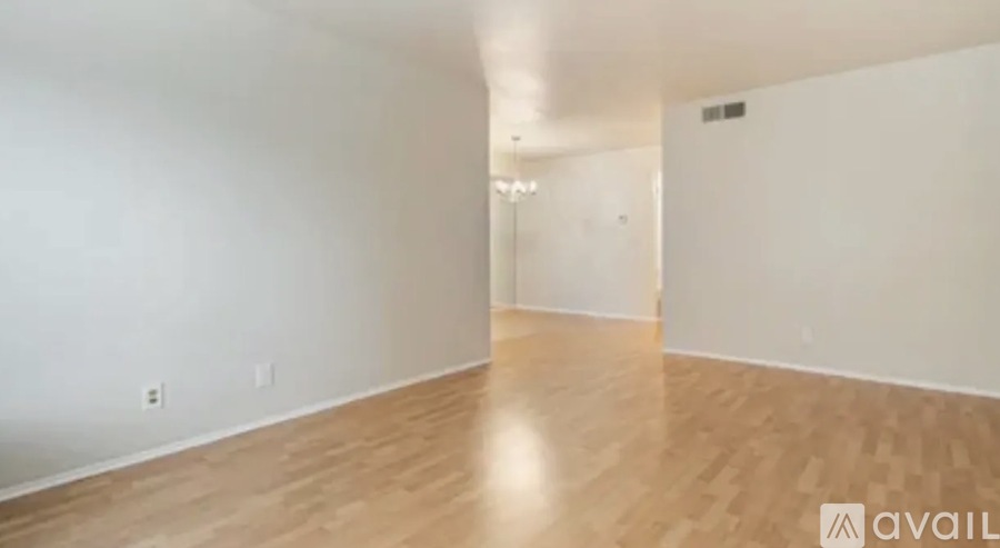 7834 Broadway 2 Beds Condo for Rent - Photo gallery 4
