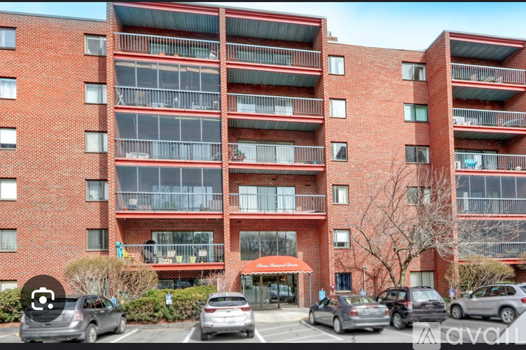 3 Summit Drive 1 Condo for Rent - Photo gallery 1