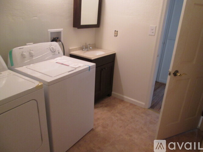 5283 Ilchester Road 4 Beds Single Family Home for Rent - Photo gallery 2