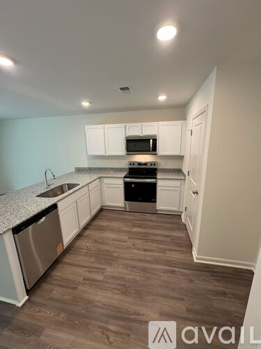 487 Hewett Landing Drive 4 Beds Single Family Home for Rent - Photo gallery 2