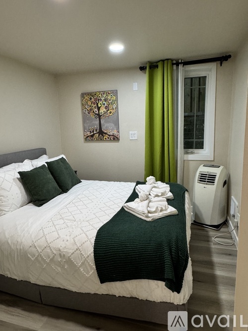 5002 Green Lake Way North 3 Beds Apartment for Rent - Photo gallery 5