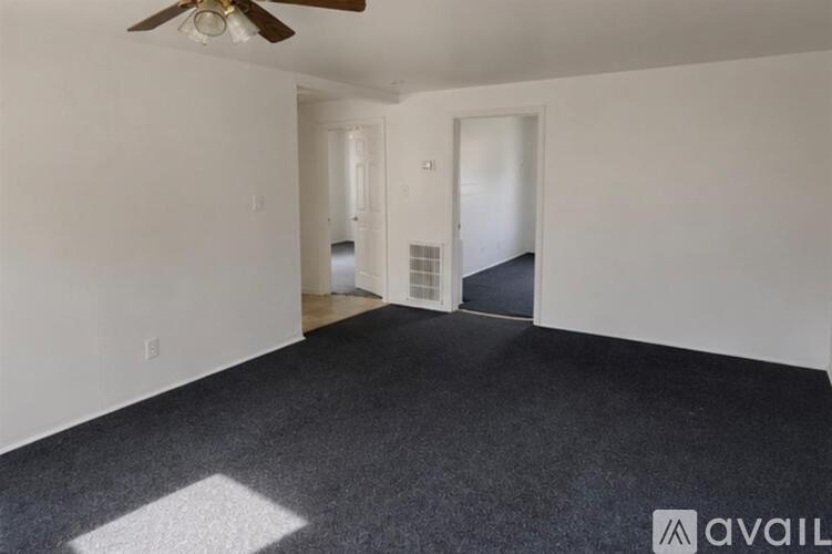 310 South College Drive 2 Beds Single Family Home for Rent - Photo gallery 3