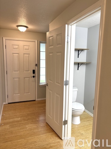466 Corinne Drive 3 Beds Single Family Home for Rent - Photo gallery 3
