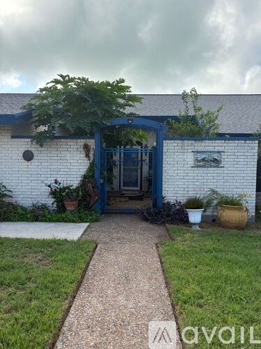 120 Shore Drive 3 Beds Apartment for Rent