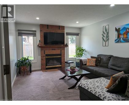 45 CASWELL Drive Unit# Upper 3 Beds House for Rent - Photo gallery 5