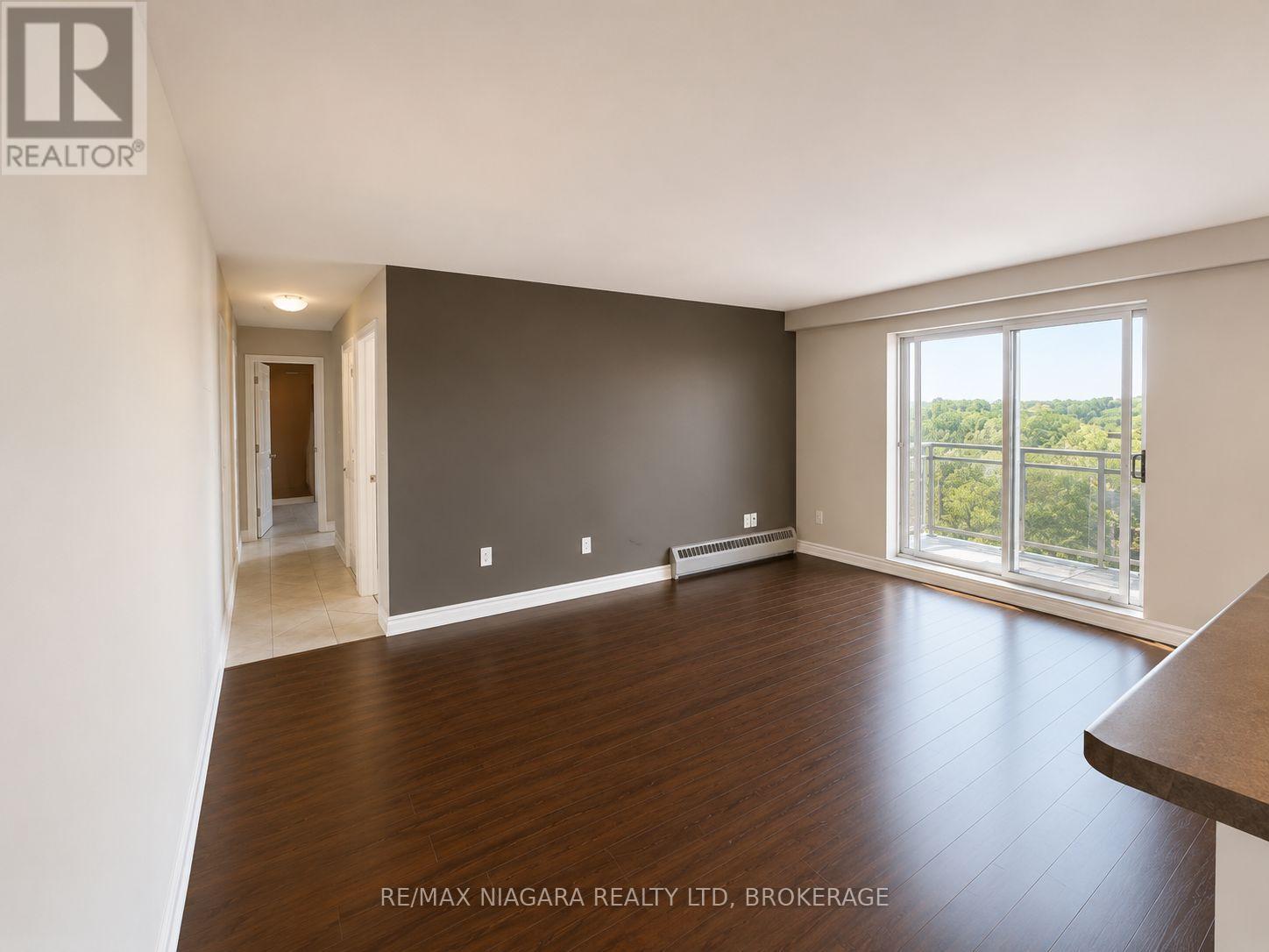 2 bedroom apartment - 605 - 99 CHURCH STREET 605, St. Catharines (Downtown) 2