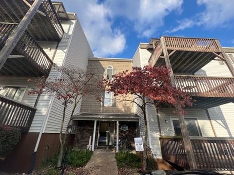 940 Stewart Street Studio-2 Beds Apartment for Rent
