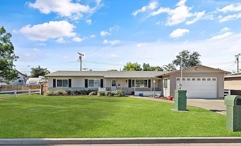 1716 E. Academy Ave. 3 Beds Apartment for Rent