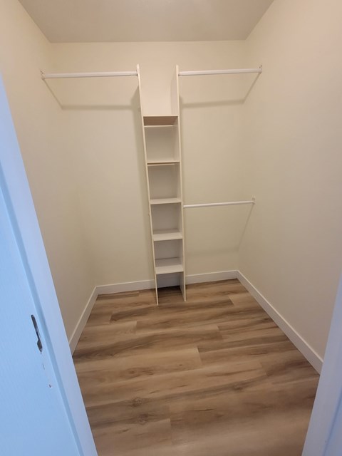 Unit 8 2 Beds Apartment for Rent