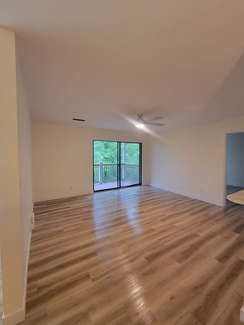 Unit 8 2 Beds Apartment for Rent