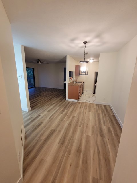 Unit 8 2 Beds Apartment for Rent