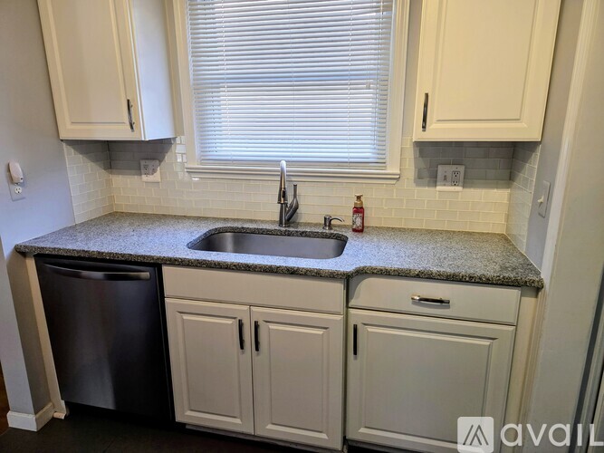 2215 East Lincoln Avenue 3 Beds Single Family Home for Rent - Photo gallery 2
